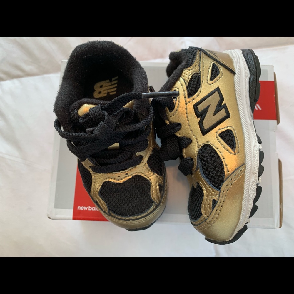 New Balance 990